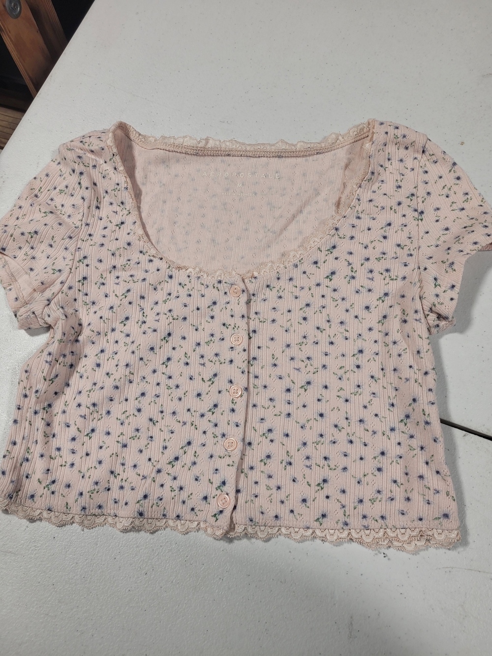 Aeropostale Pale Pink Floral Ribbed Button Crop Top